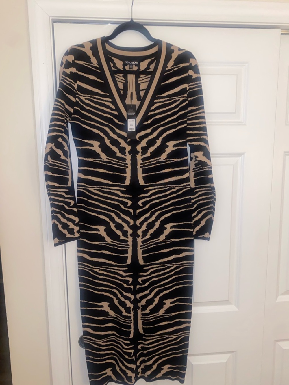 Fashion Nova Black & Tan Zebra Print V‑Neck Long Sleeve Dress